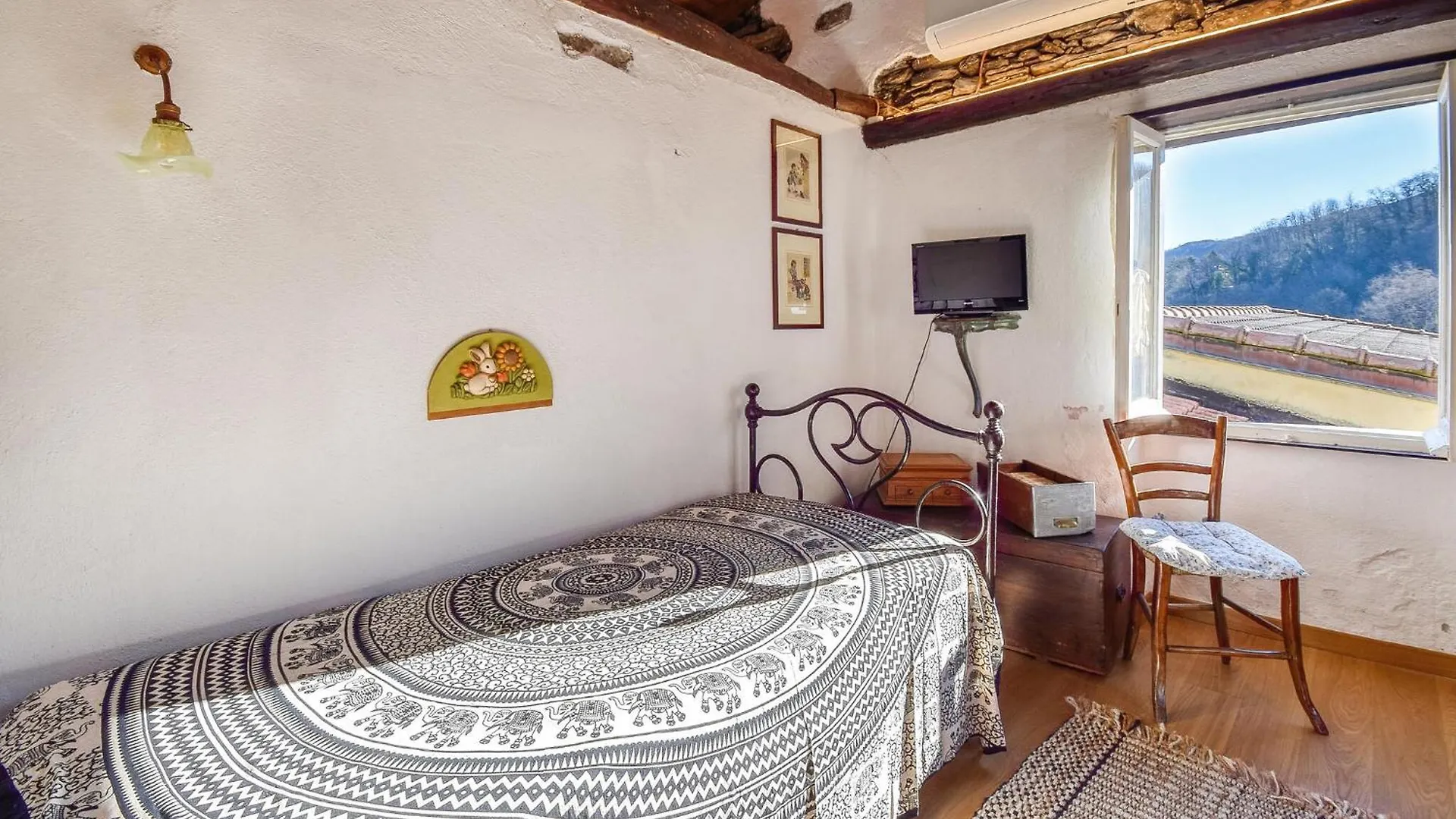 Nice Home In Lumarzo With Kitchen Pannesi